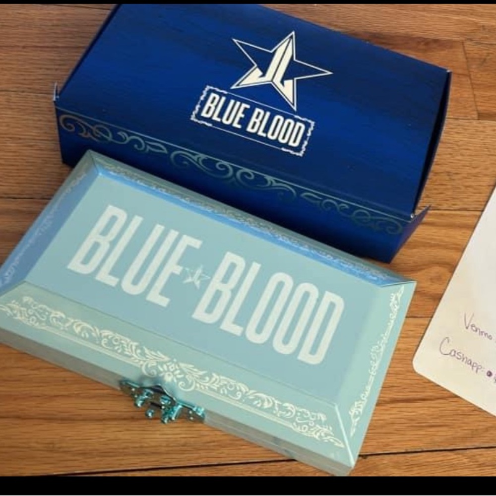 Jeffree star Blue blood palette